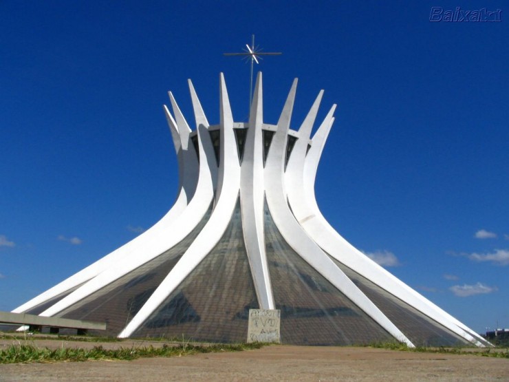 catedral-metropolitana-de-brasilia-projetada-por-oscar-niemeyer-em-2